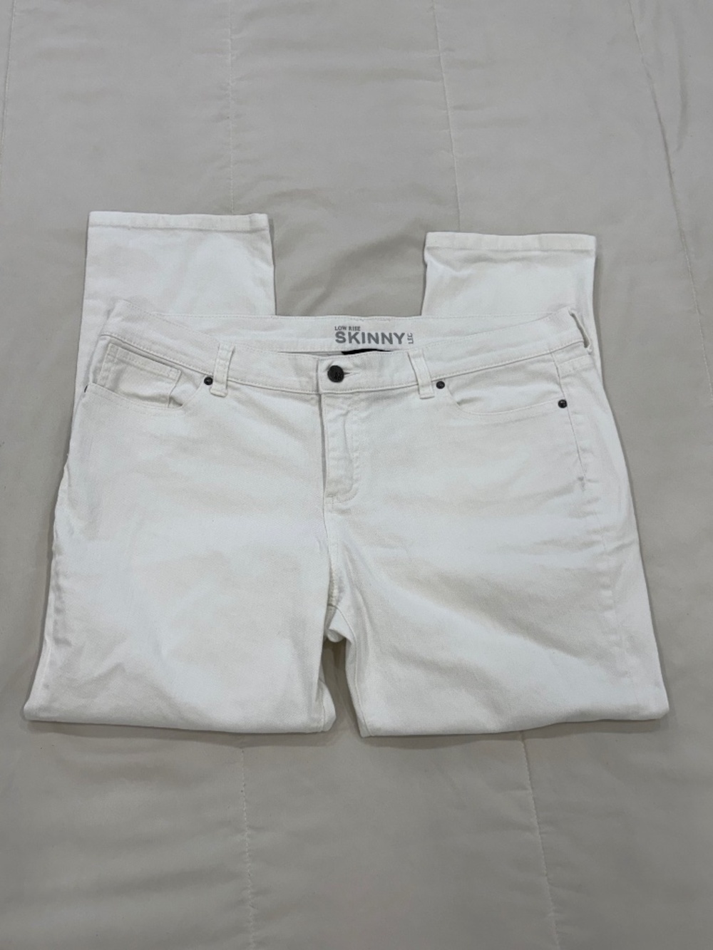 New York & Company Low Rise Skinny White Jeans Size 12
